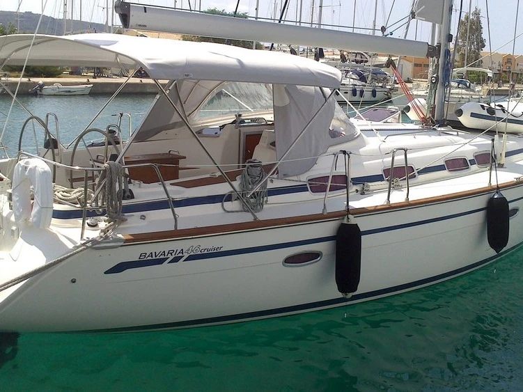 Sailboat rental in Palioúri - Bavaria Cruiser 46
