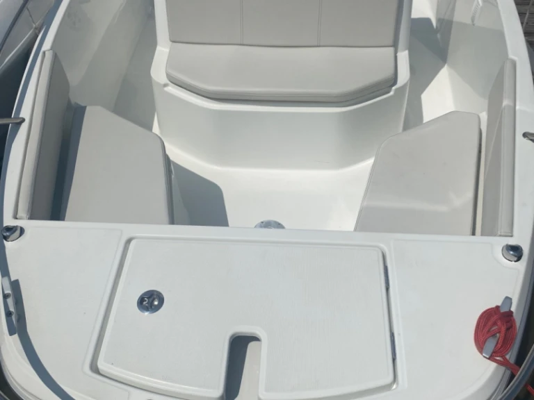 Motorboat for rent La Baule-Escoublac at the best price