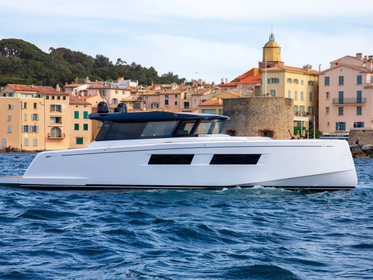 Luxury Yacht rental in Saint-Tropez - Pardo Yachts PARDO 52 GT