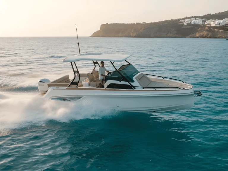 Bareboat Rental Motorboat sterk with a boat licence