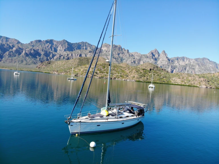 Sailboat for rent La Paz at the best price