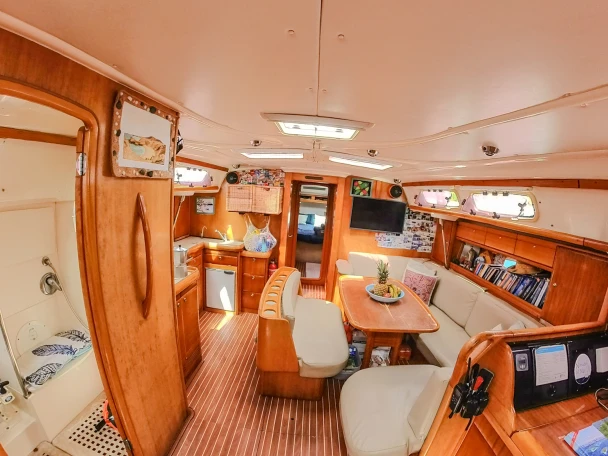 Sailboat for rent La Paz at the best price