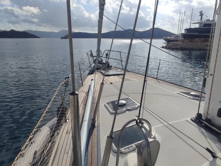 Jeanneau Sun Odyssey 54 DS in Syros Port on SamBoat