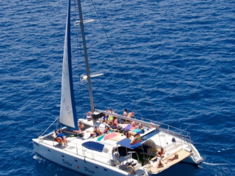 Rent a Dufour Dufour 50 Classic Pasito Blanco