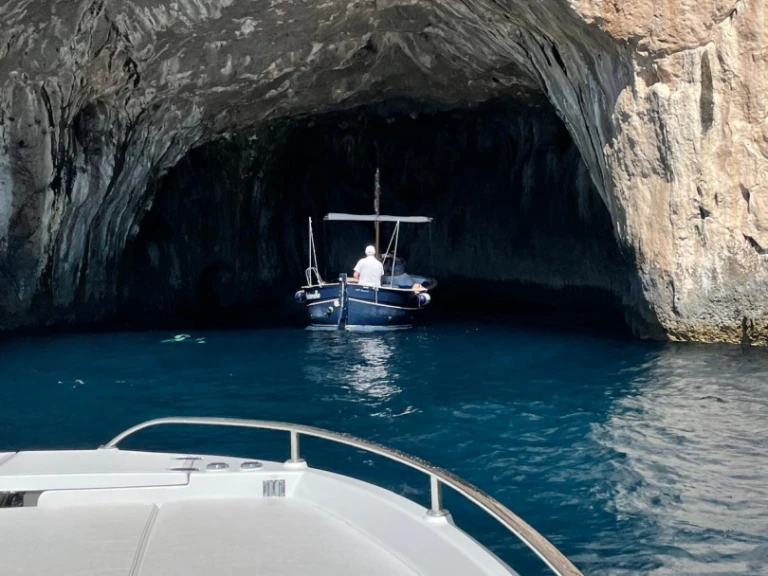 Motorboat for rent Naples at the best price