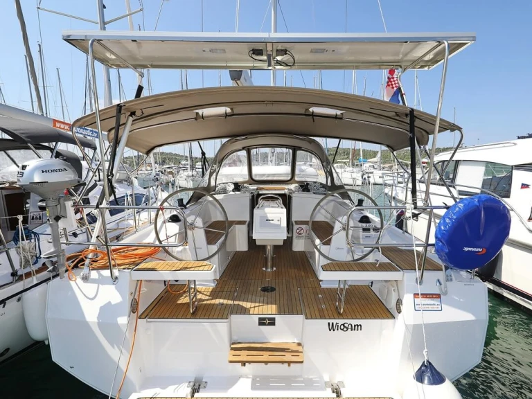 Bareboat Rental Sailboat Bavaria with a boat licence