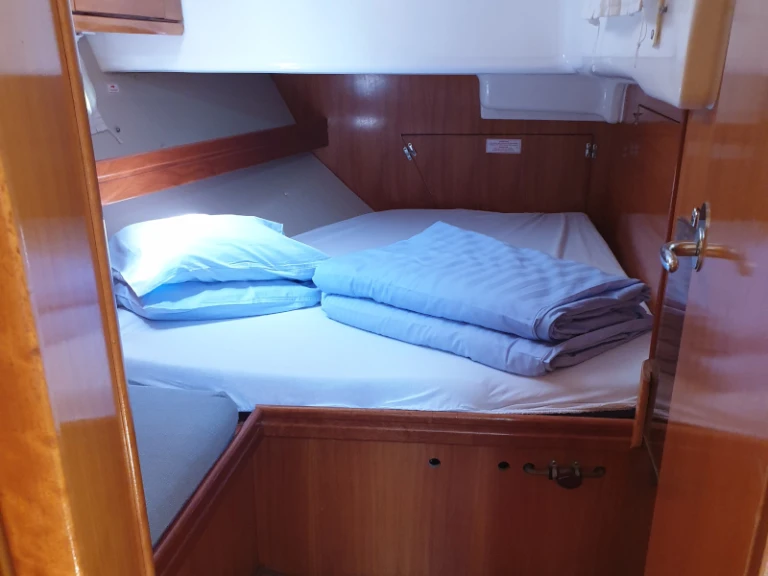 Bareboat Rental Sailboat Bavaria with a boat licence