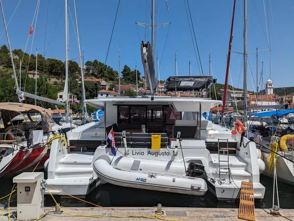 Rent a Fountaine Pajot Astrea 42 Primošten