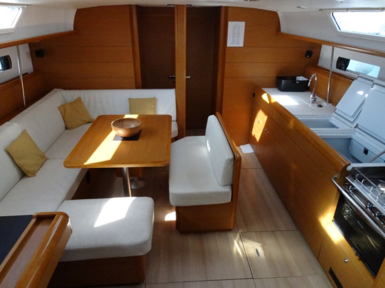 Rent a Jeanneau Sun Odyssey 469 Lefkáda