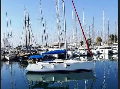 Jeanneau Sun Odyssey 36i charter bareboat or captained in  Lefkáda