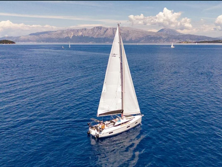 Rent a Jeanneau Sun Odyssey 36i Lefkáda