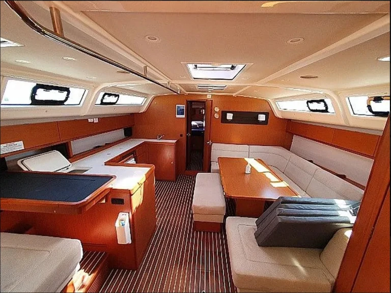 Bavaria Cruiser 51 in Lefkáda on SamBoat