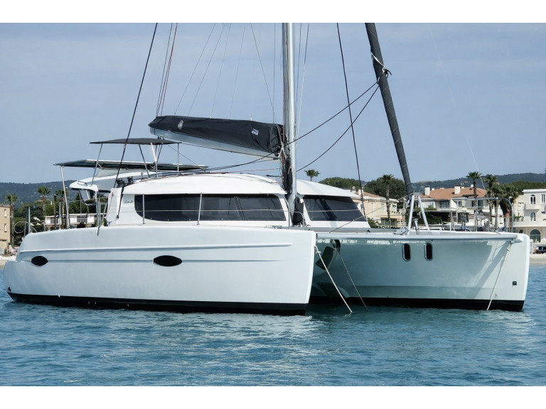 Fountaine Pajot Lipari 41 in Marseille on SamBoat