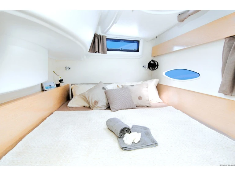 Yacht charter Marseille cheap Lipari 41