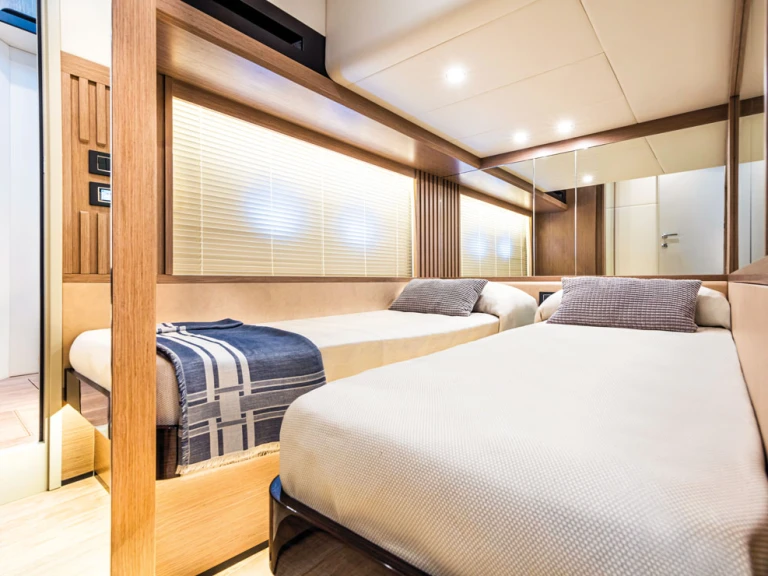 Motorboat for rent Seget Donji at the best price