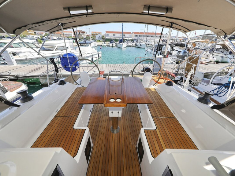 Bareboat Rental Sailboat Bavaria with a boat licence