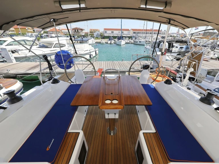 Sailboat for rent Biograd na Moru at the best price