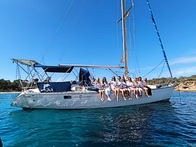 Sailboat for rent Sant Antoni de Portmany at the best price