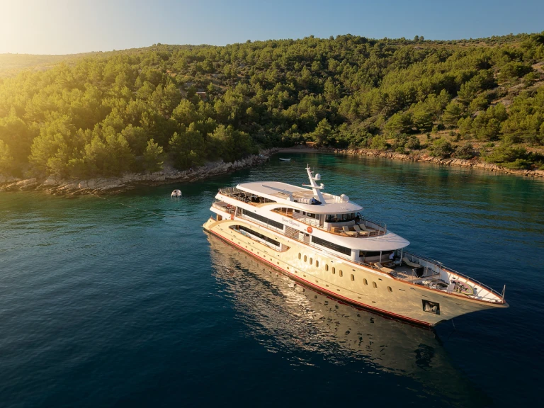 Luxury Yacht rental in Split -  Motoryacht Queen Eleganza