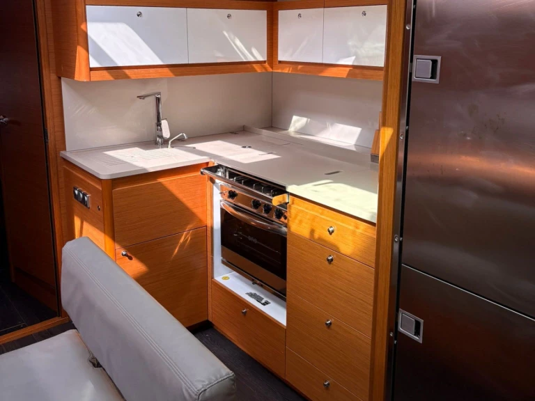 Sailboat for rent Furnari at the best price