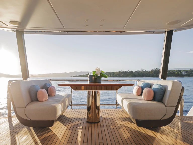 Azimut Azimut Grande 26M charter bareboat or captained in  Šibenik