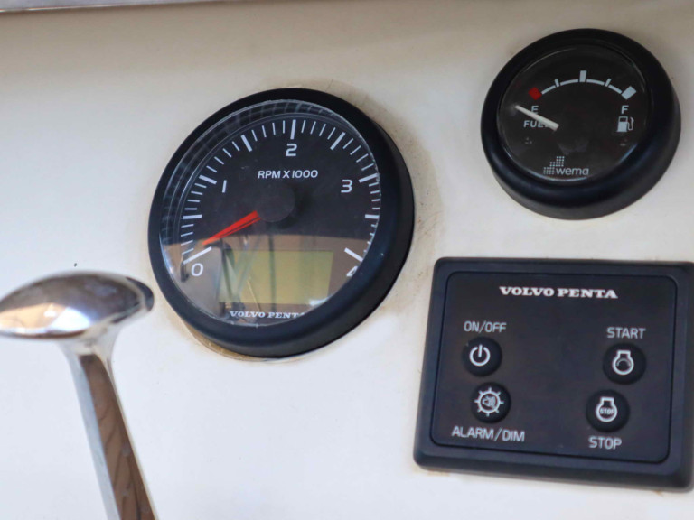 Boat rental Bavaria Cruiser 40 in Néa Péramos on Samboat