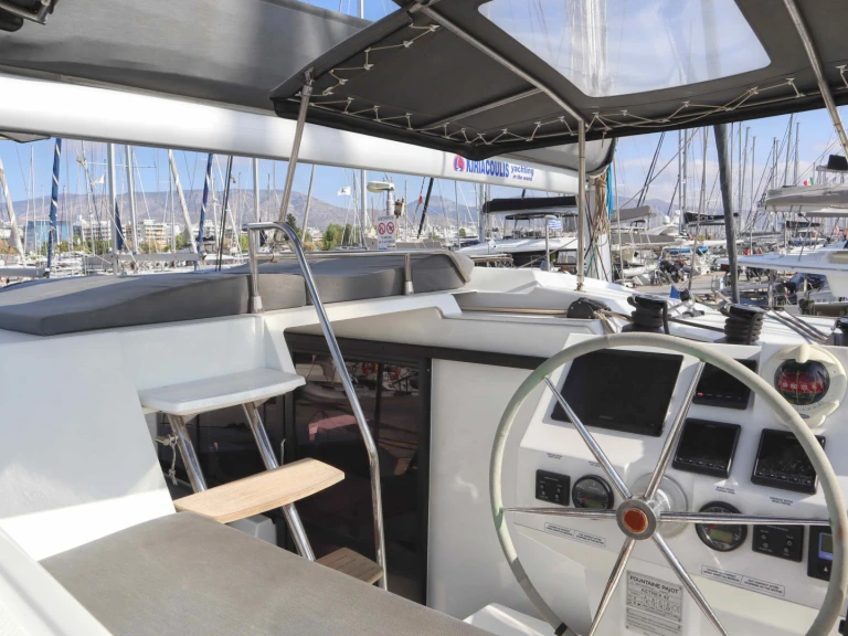 Boat rental Fountaine Pajot Astrea 42 in Néa Péramos on Samboat