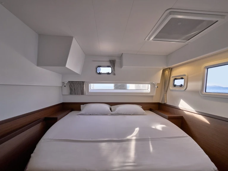 Lagoon Lagoon 42 in Santorini (Island) on SamBoat