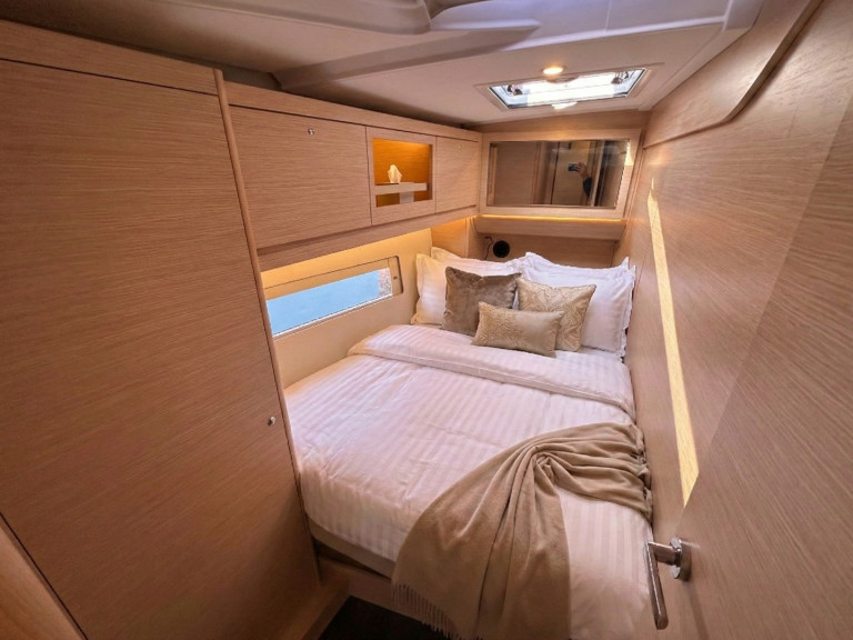 Yacht charter Salerno cheap Dufour 470