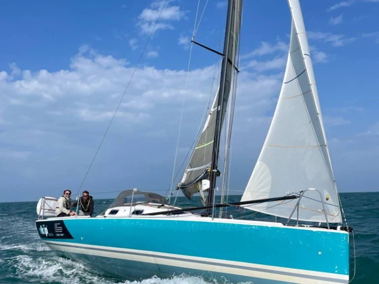 Yacht charter Saint-Denis-d'Oléron cheap Pogo 8.50