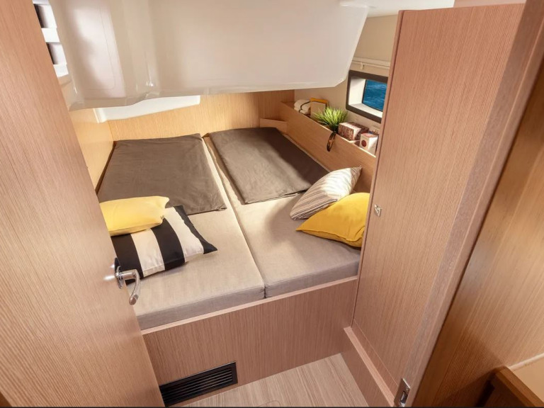 Yacht charter Lefkáda cheap Bavaria C38