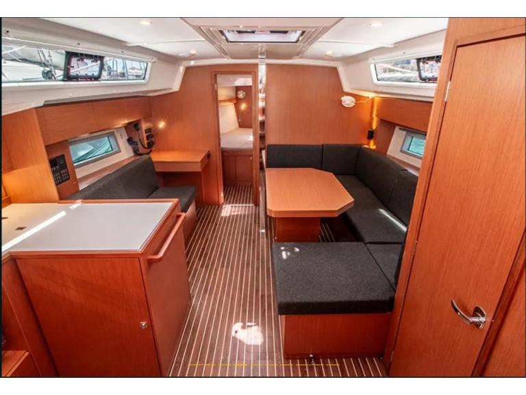 Yacht charter Lefkáda cheap Bavaria C42