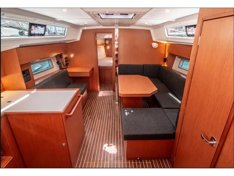 Yacht charter Lefkáda cheap Bavaria C42