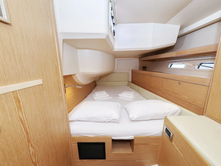 Sailboat for rent Sukošan at the best price