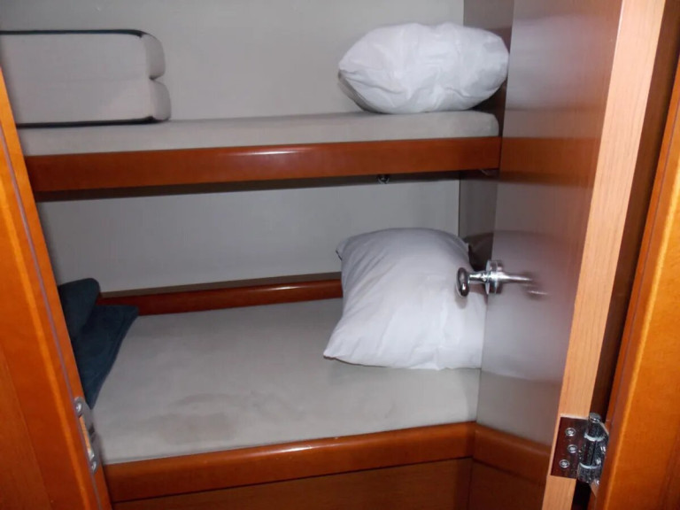 Boat rental Bénéteau Beneteau Oceanis 46 in Volos on Samboat