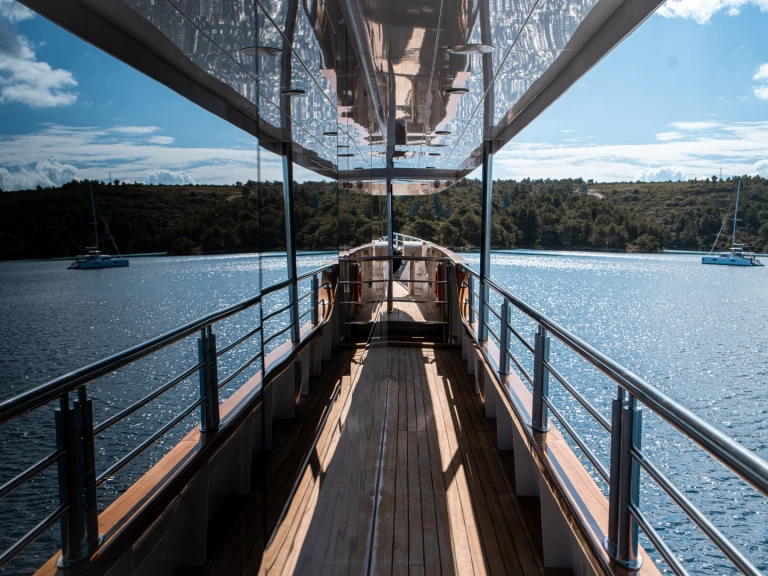 Luxury Yacht rental in Split -  Motoryacht Cristal