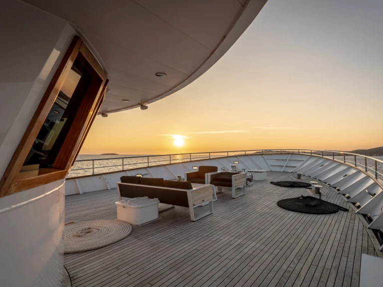 Luxury Yacht rental in Split -  Motoryacht Karizma