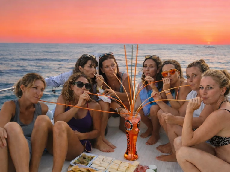 Yacht charter La Spezia cheap Boston Whaler 220 Dauntless