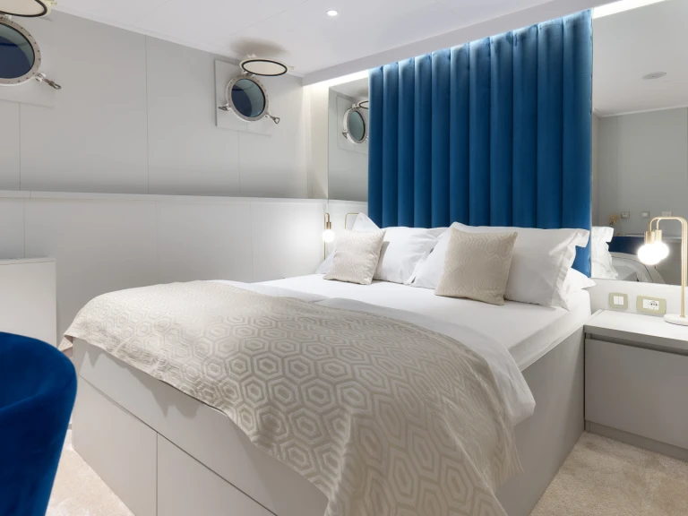 Yacht charter Split cheap Motoryacht Belleza