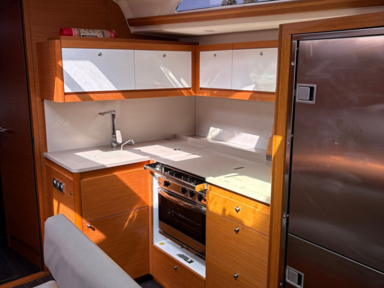 Sailboat for rent Furnari at the best price