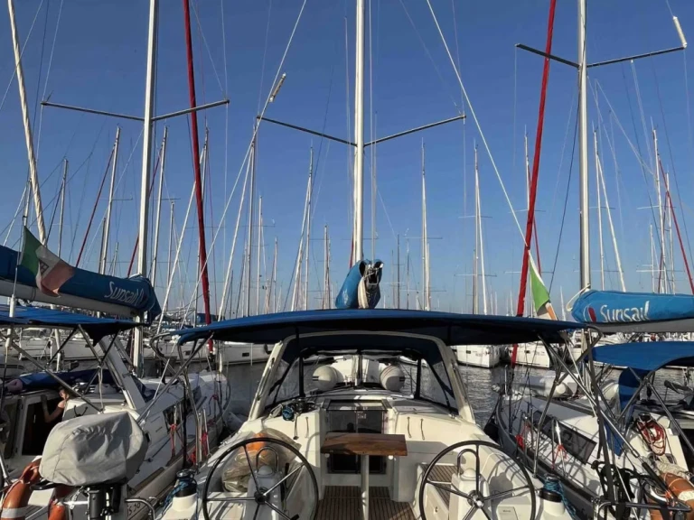 Sailboat rental in Furnari - Bénéteau Oceanis 35