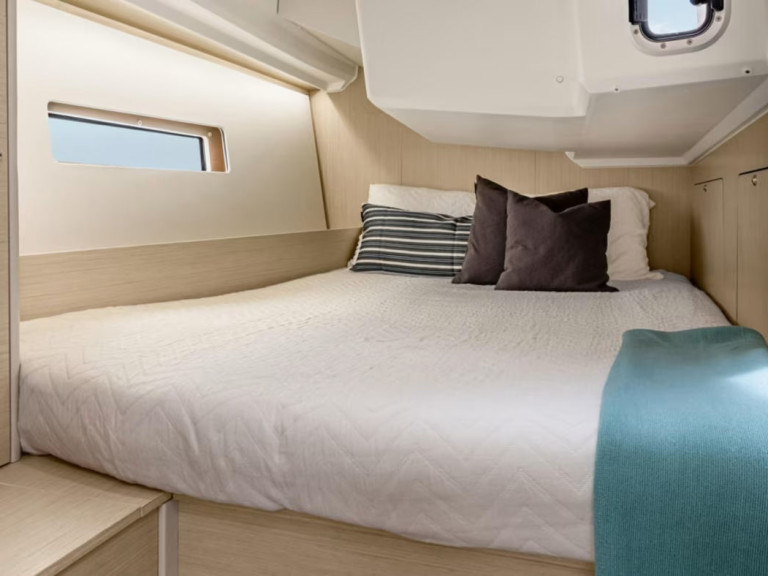 Bareboat Rental Sailboat Bénéteau with a boat licence