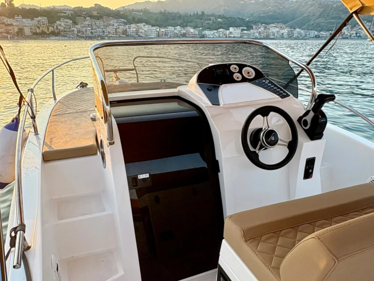 Yacht charter Giardini-Naxos cheap 21 Sun