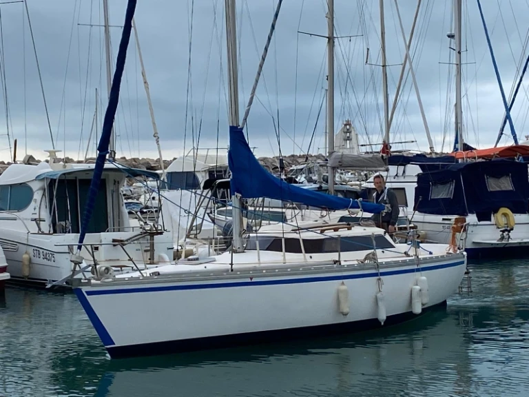 Bareboat Rental Sailboat Jeanneau with a boat licence
