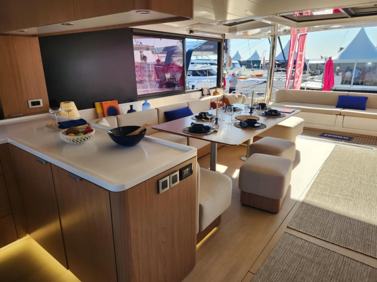 Yacht charter Marigot cheap BALI 5.8