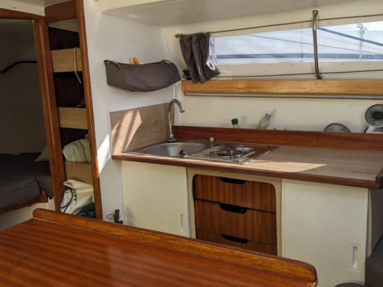 Boat rental Edel Edel 4 in Port-Saint-Louis-du-Rhône on Samboat