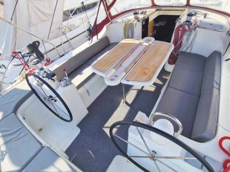 Rent a Bénéteau Oceanis 473 Kallithea