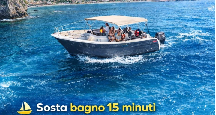 Motorboat rental with or without captain Lever Isola Bella