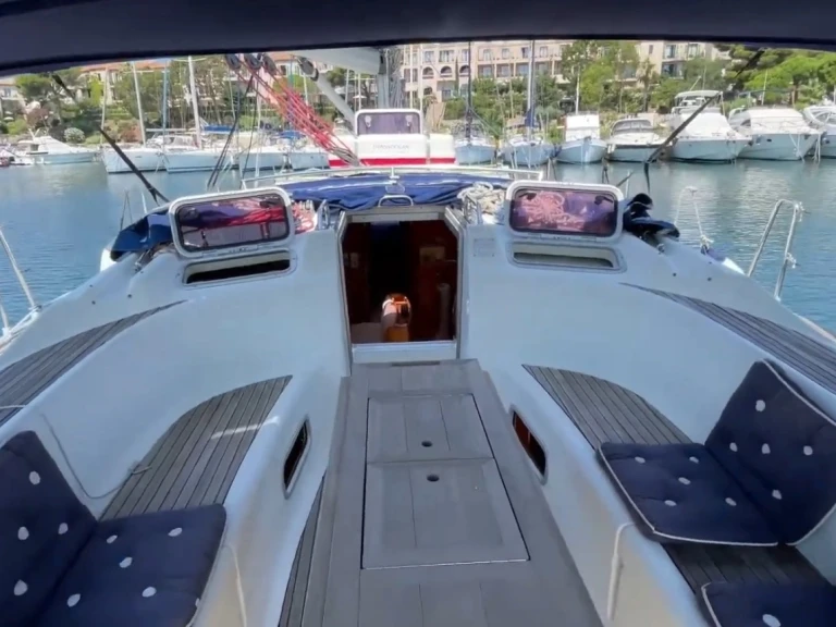Bareboat Rental Sailboat Bavaria with a boat licence