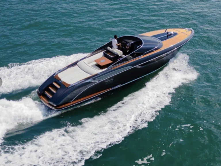 Motorboat rental with or without captain Riva Santa Eulària des Riu